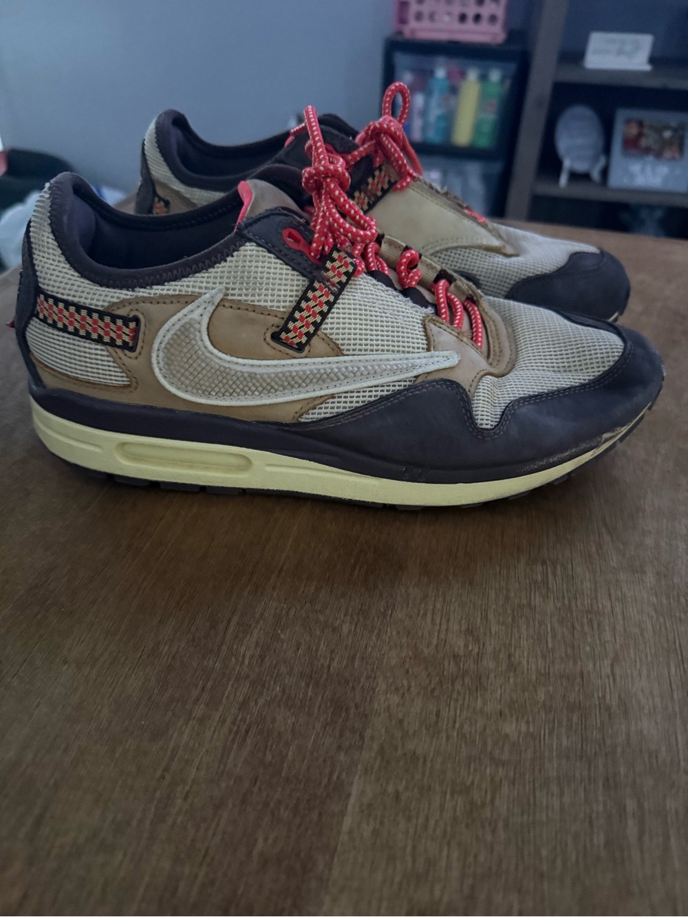 Men’s Tan and Brown Low-Top Sneaker